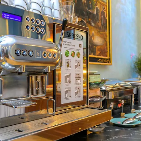 Kinsky Fountain Otel Prag
