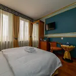 Kinsky Fountain Hotel
