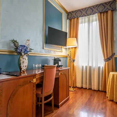 فندق Kinsky Fountain 4*