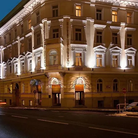 Kinsky Fountain Hotel