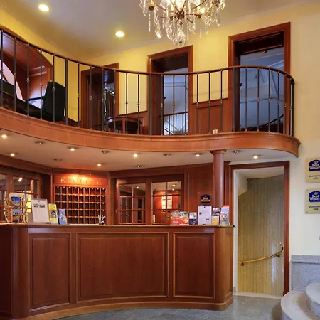 Kinsky Fountain Hotell 4*