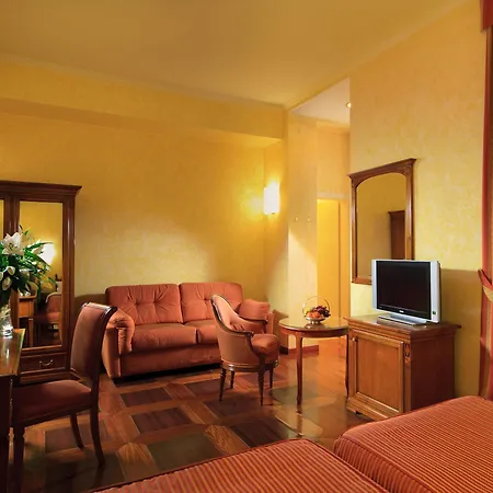 Kinsky Fountain Hotel 4*