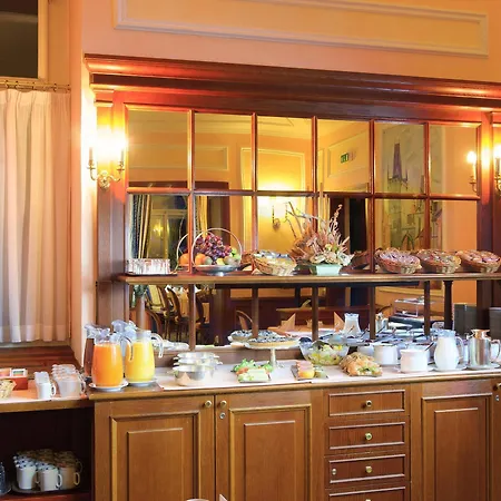 Kinsky Fountain Hotel 4*