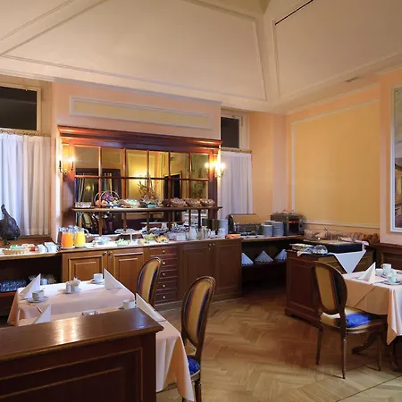 Kinsky Fountain Hotel