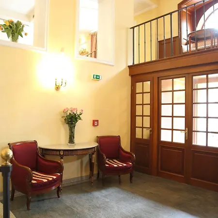 Kinsky Fountain Hotel