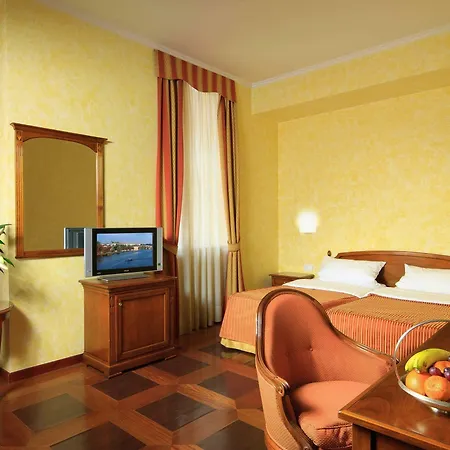 Kinsky Fountain Hotel