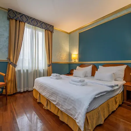 Kinsky Fountain Hotel Prag